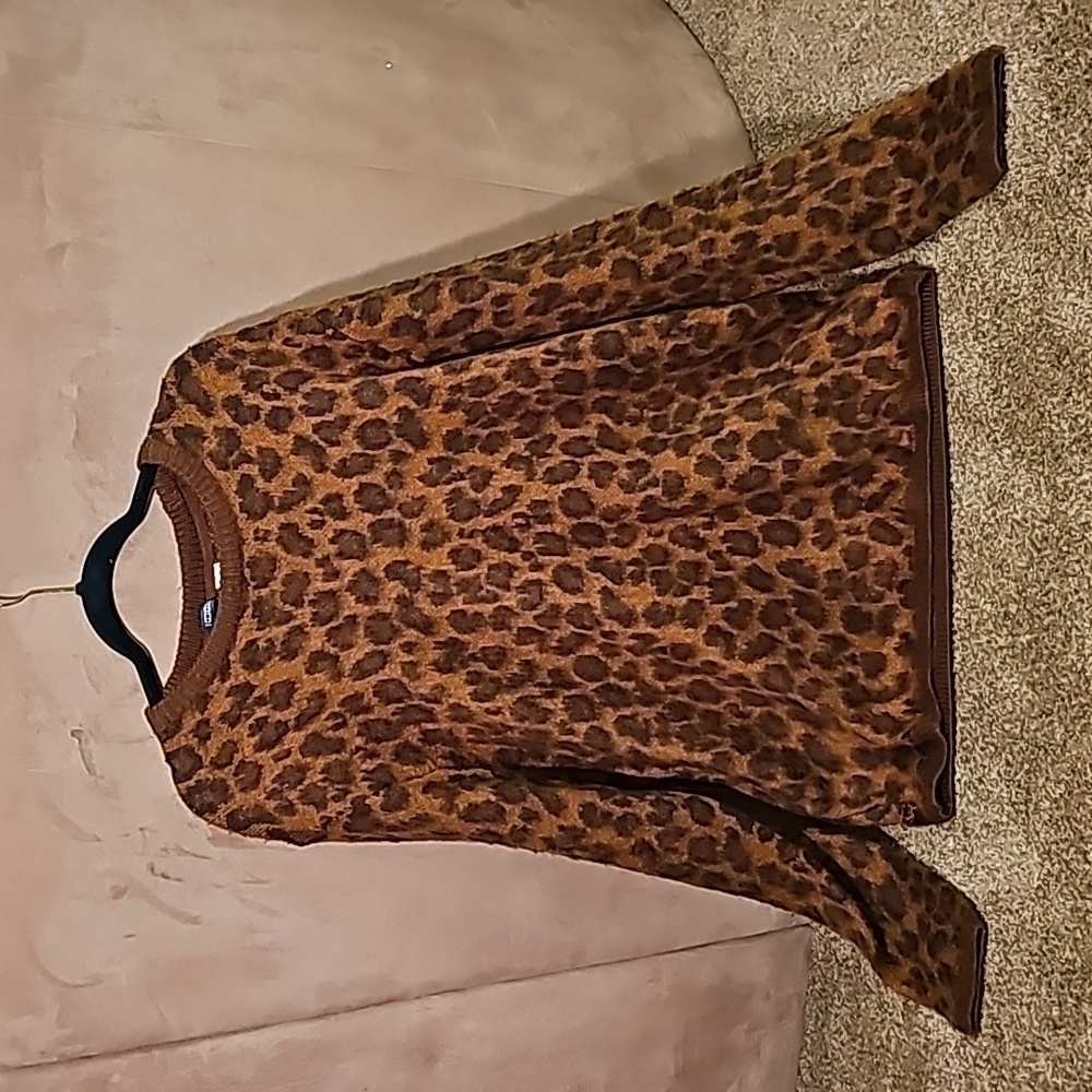 Divided H&M cheetah sweater. XL